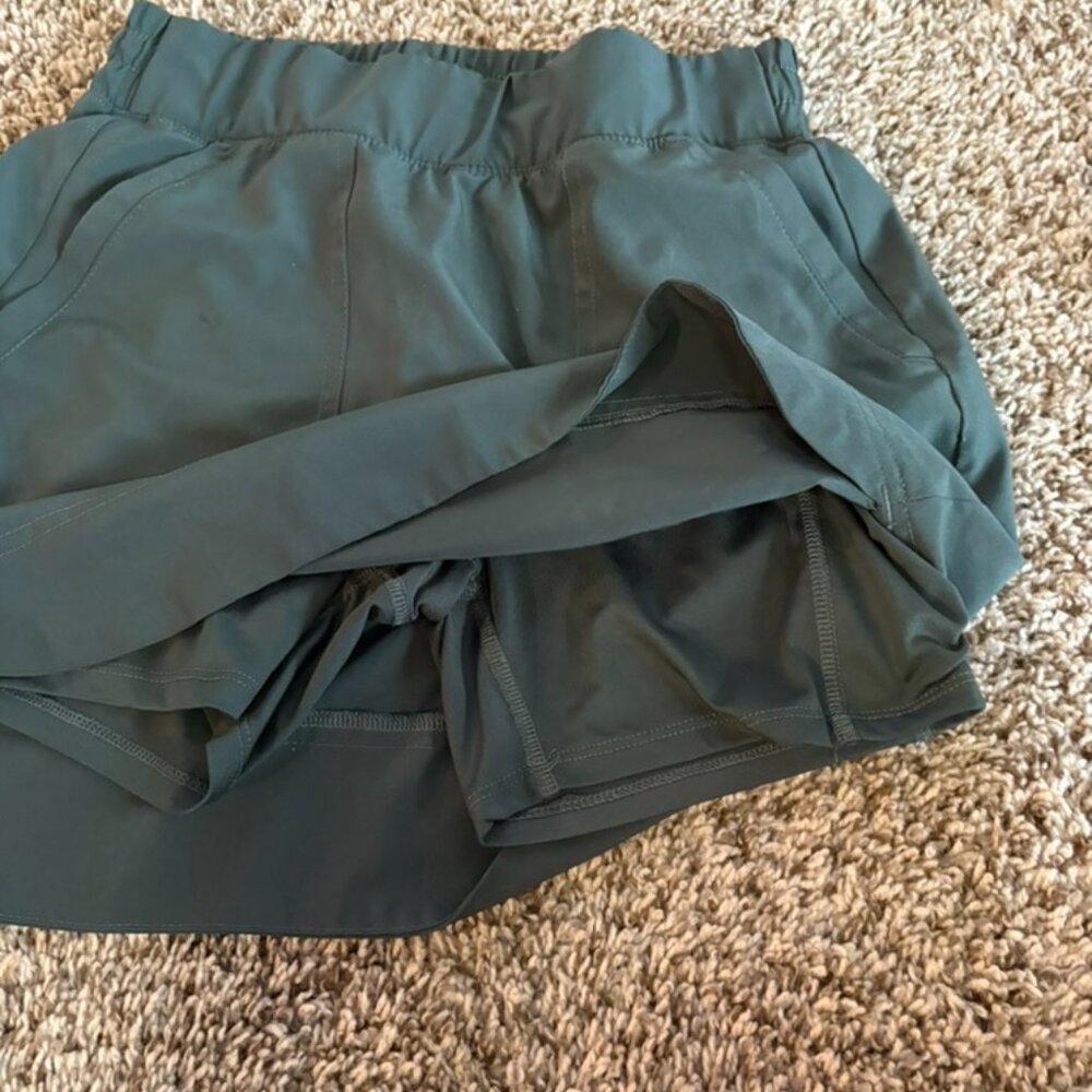 Stylish Green Mini Skirt - Picture 3 of 3